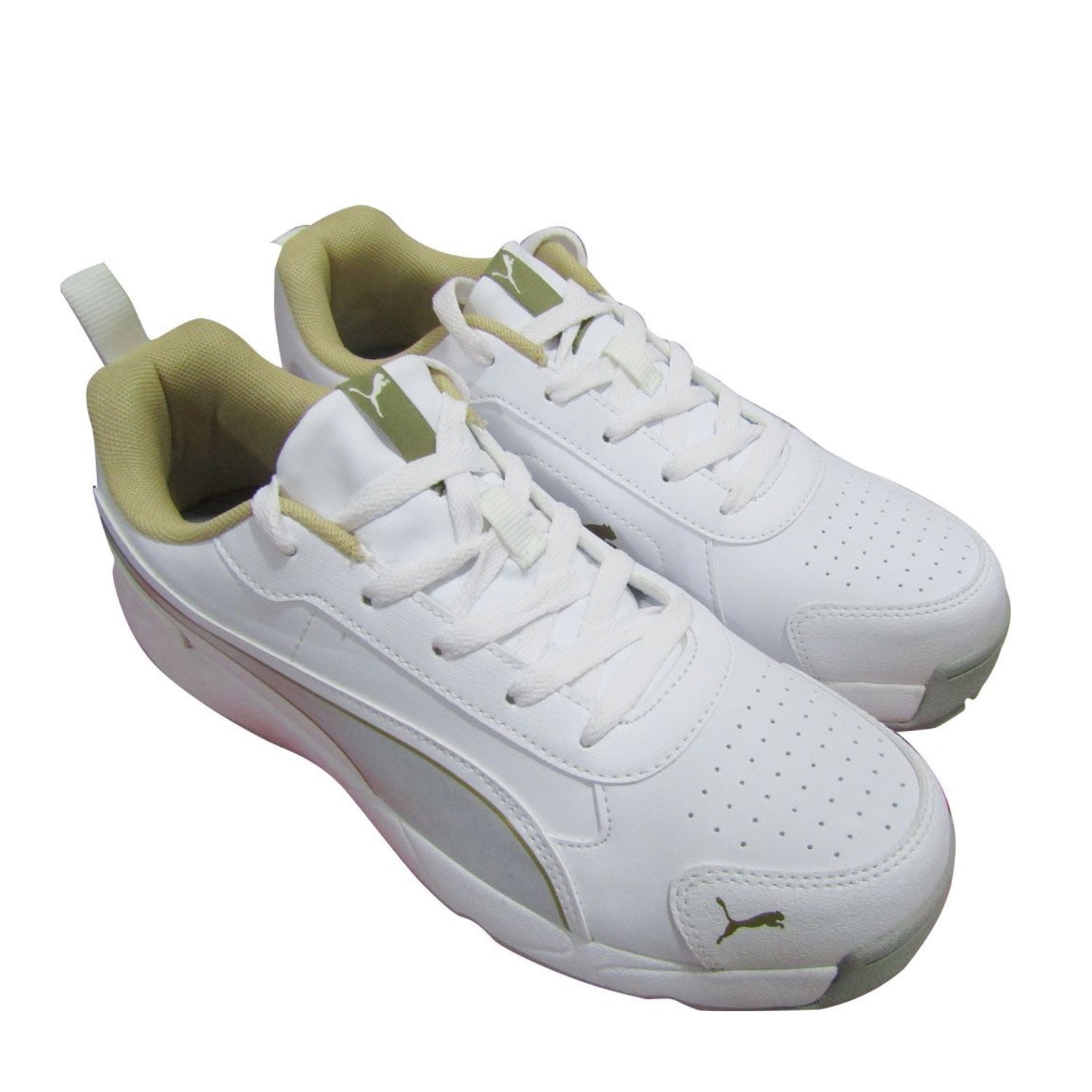 Puma Cricket Shoes, Model Classic Cat, White/Mettallic Gold