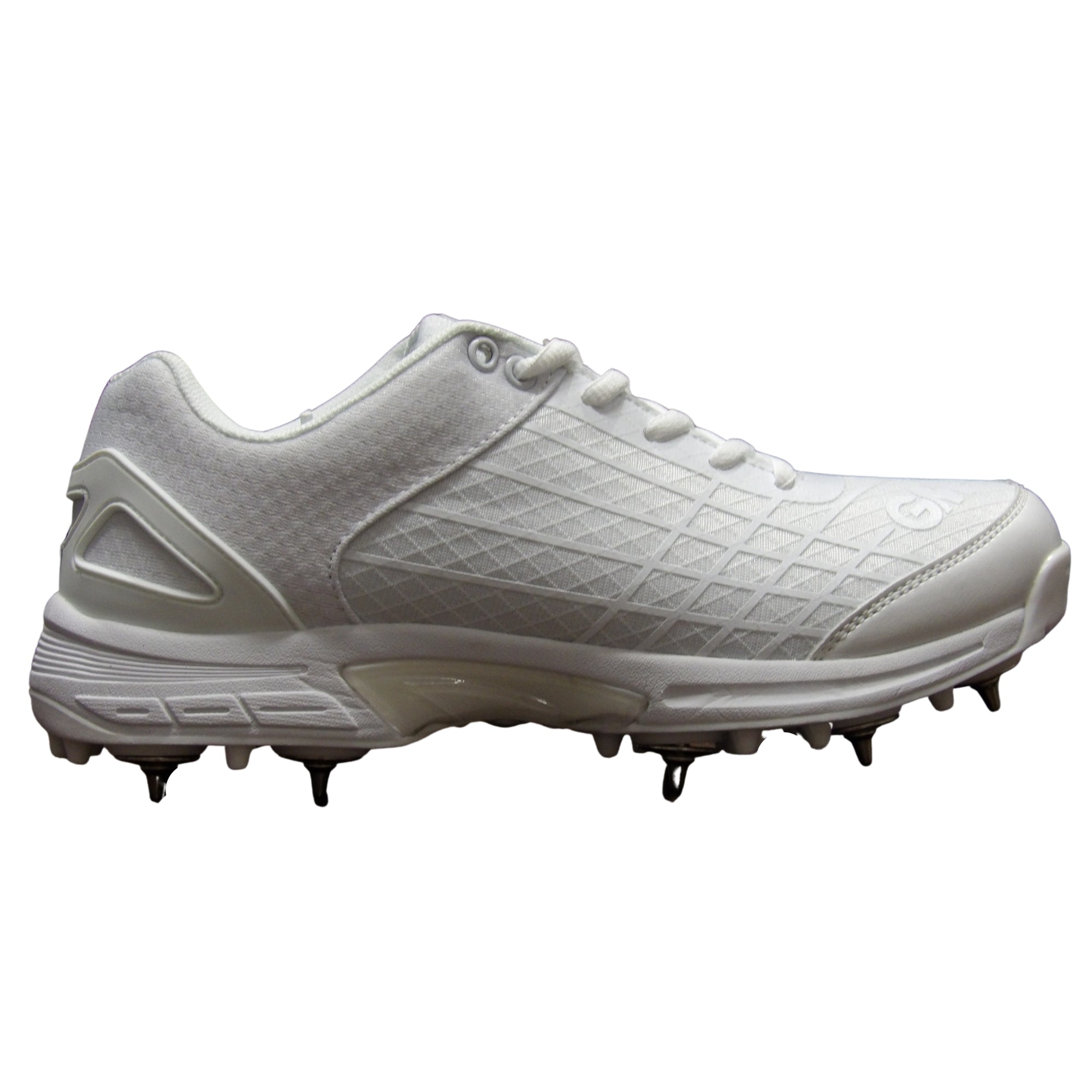 GM Cricket Shoes, Model Icon All-Rounder Spike - White