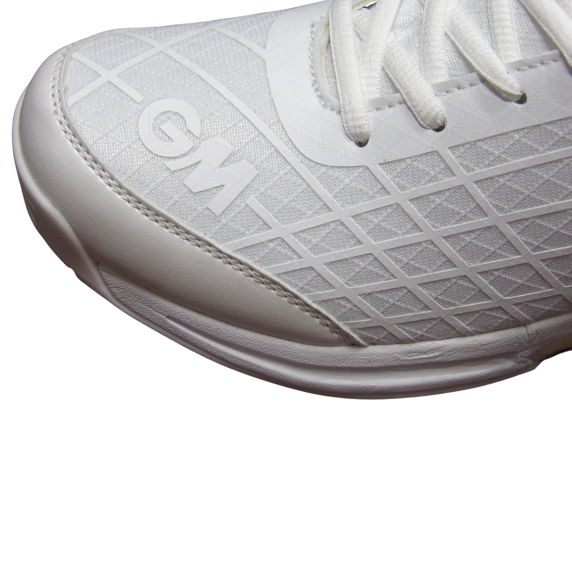 GM Cricket Shoes, Model Icon All-Rounder Spike - White