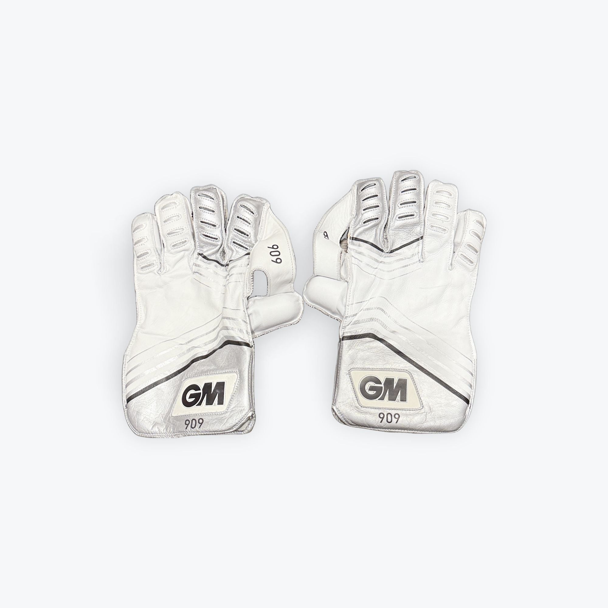 11042025 Change Pictures GM Wicket Keeping Gloves Silver 909