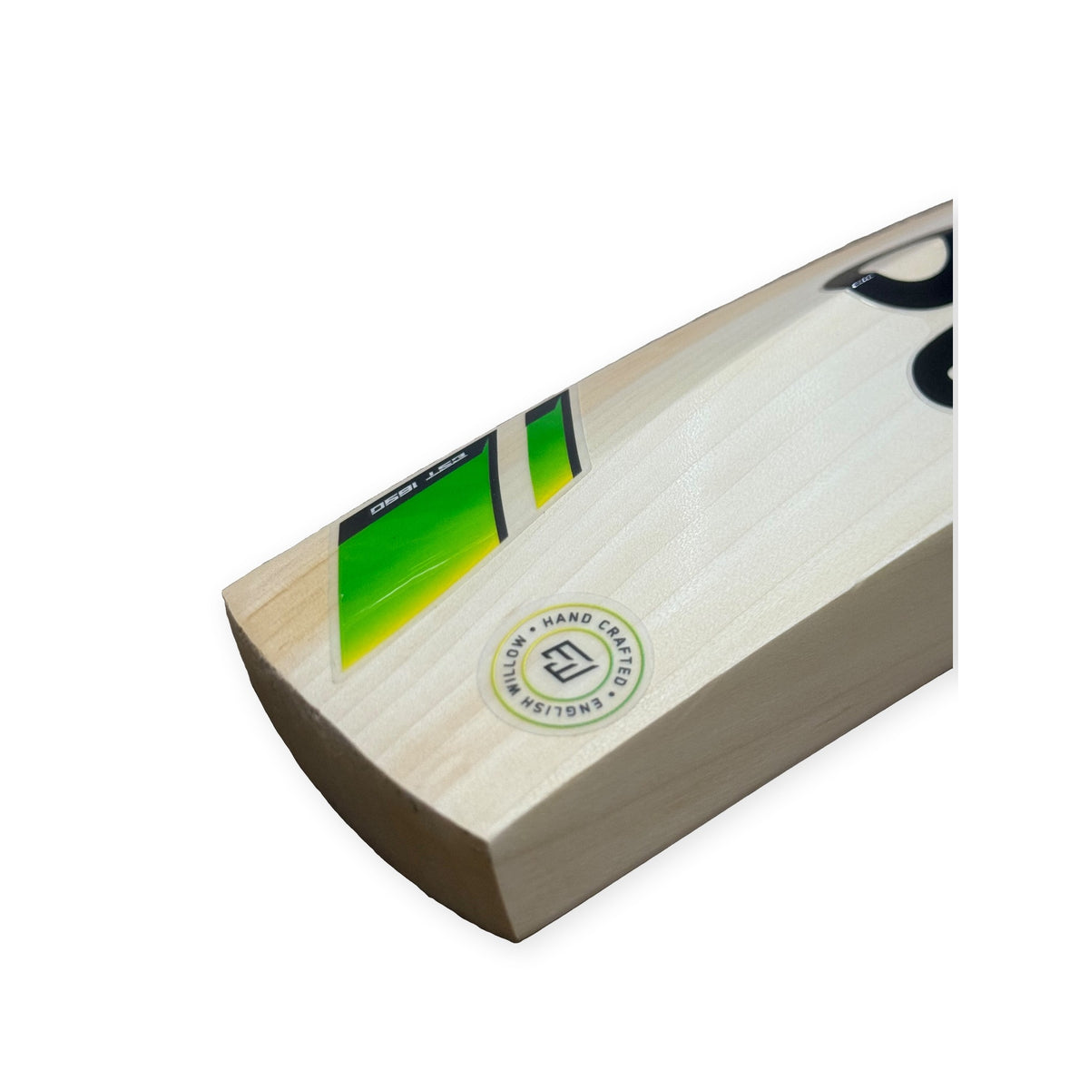 Kookaburra Kahuna cricket bat toe with Hand Crafted English Willow badge close-up