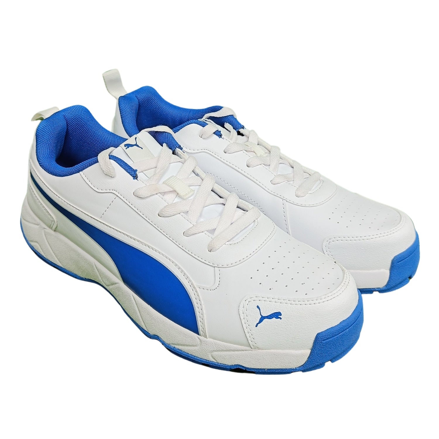 Puma Cricket Shoes, Model Classic Cat, White/Blue