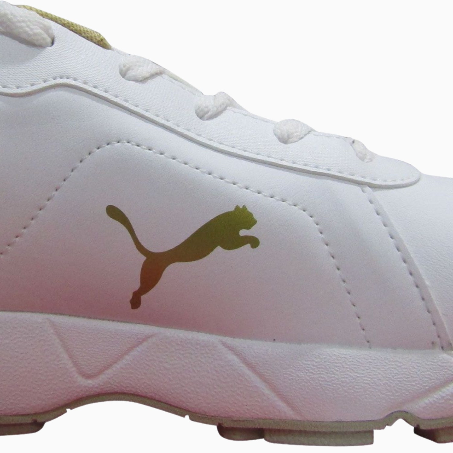 Puma Cricket Shoes, Model Classic Cat, White/Mettallic Gold